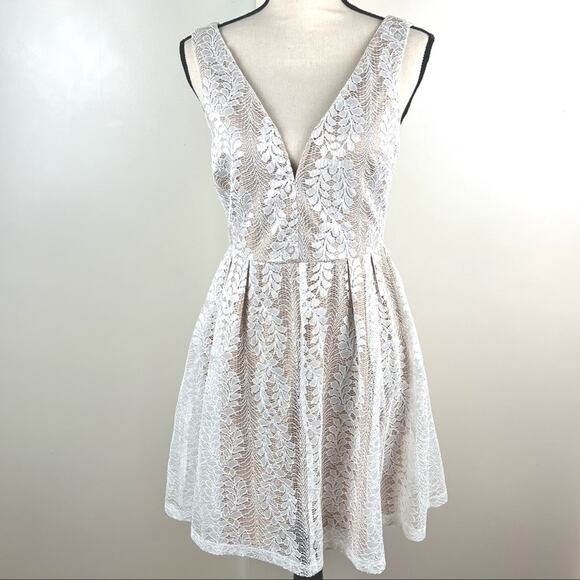 Lulus All of My Heart White Lace Skater Dress - Coquette Bride Size Small - Picture 3 of 10